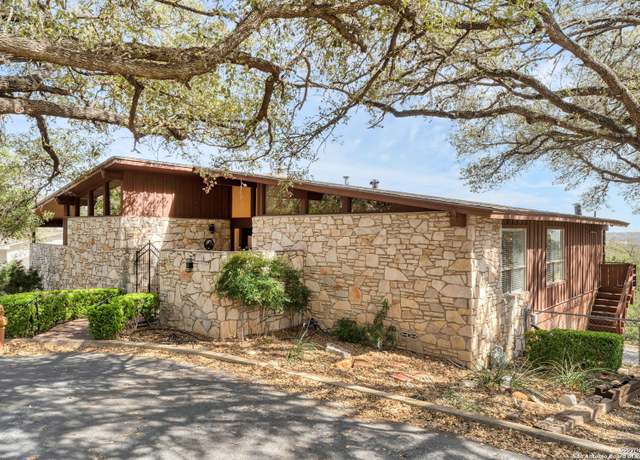 Property at 667 Fredericksburg, New Braunfels, TX 78130, 4 beds, 2.5 baths