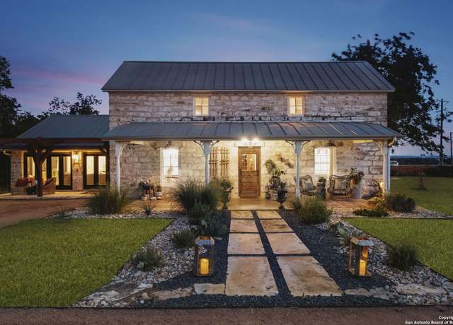 Property at 271 Smokehouse Rd, Fredericksburg, TX 78624, 4 beds, 3 baths
