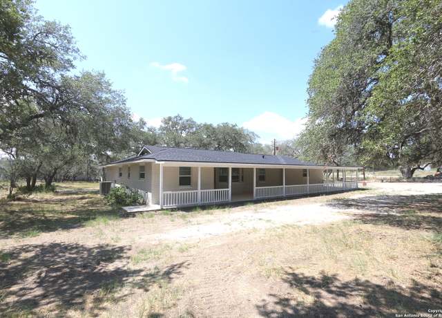 Property at 1116 Hummingbird Ln, Adkins, TX 78101, 3 beds, 2 baths