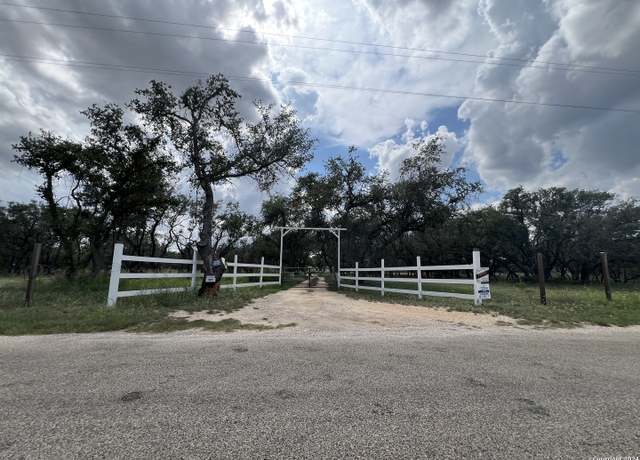 Property at 1742 County Road 777 Tract 14, Devine, TX 78016, 2 beds, 1 bath