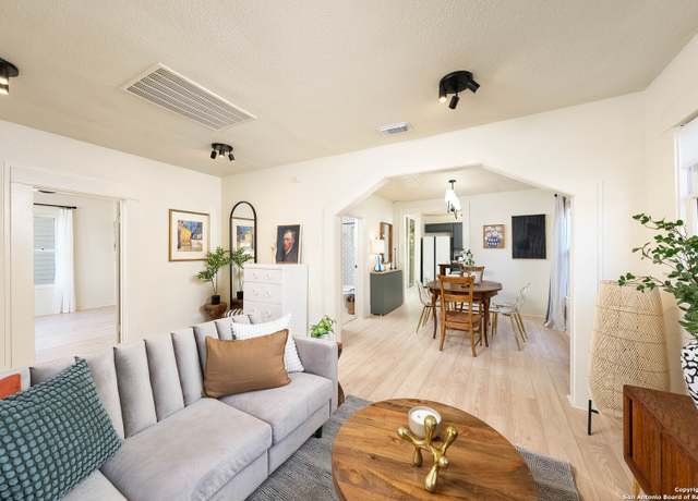 Property at 834 W Mulberry Ave, San Antonio, TX 78212-3261, 2 beds, 1 bath