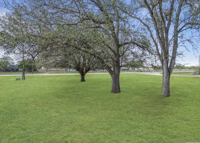 Property at 1900 Chukar, Floresville, TX 78114
