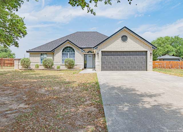 Property at 433 Bear Gdns, La Vernia, TX 78121, 3 beds, 2 baths