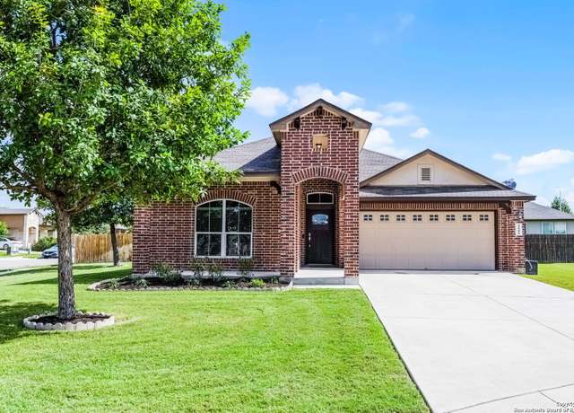 Property at 322 Creekview, New Braunfels, TX 78130, 3 beds, 2 baths