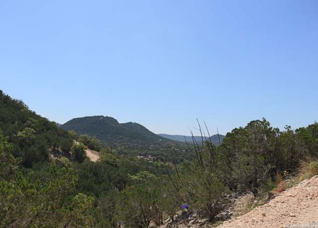 Property at 1085 White Blf, Medina, TX 78055