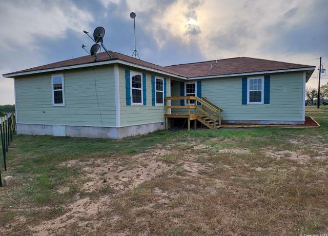 Property at 250 Krystal Ray Ln, Floresville, TX 78114, 4 beds, 2 baths