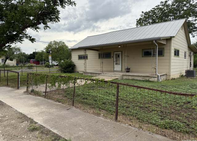Property at 16033 N Front St, Lacoste, TX 78039, 3 beds, 1 bath