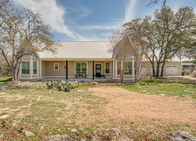 Property at 320 River Rdg, Boerne, TX 78006, 4 beds, 2.5 baths