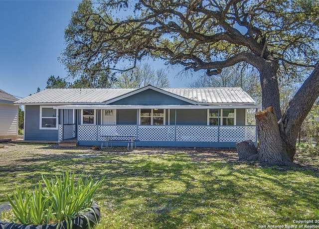 Property at 1668 Lakeview, Canyon Lake, TX 78133, 4 beds, 2 baths
