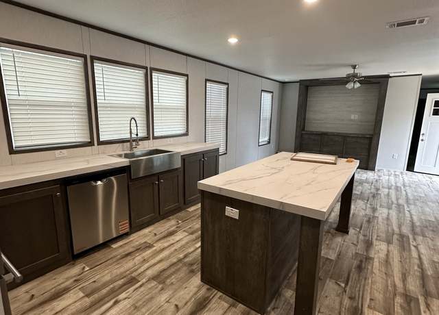Property at 19 Green Mdws, Knippa, TX 78870, 3 beds, 2 baths