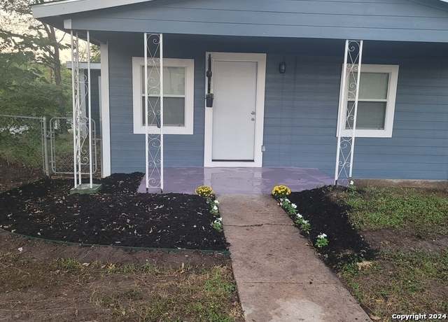 Property at 203 Anderson, San Antonio, TX 78203, 2 beds, 2.5 baths