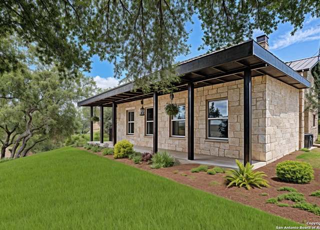 Property at 177 Ten West Dr, Comfort, TX 78013, 3 beds, 2 baths