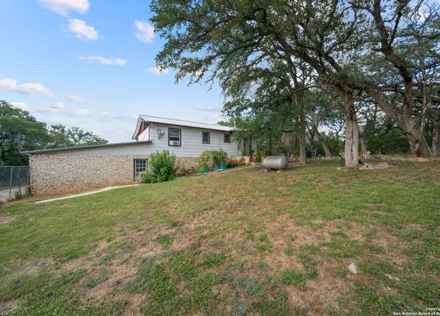 Property at 1335 Elm Crk, New Braunfels, TX 78132, 5 beds, 1.5 baths