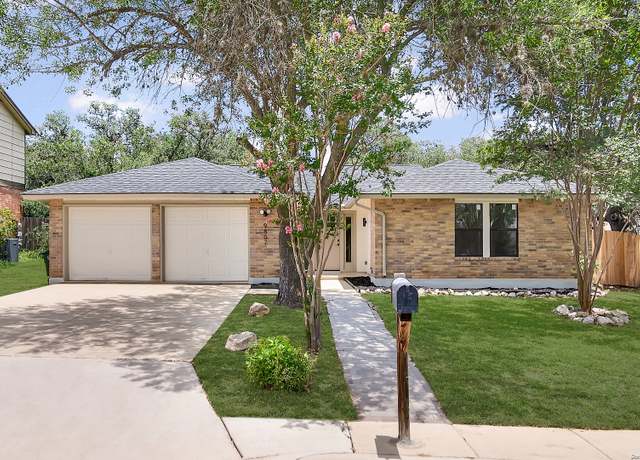 Property at 9807 Boulder Hl, San Antonio, TX 78250, 3 beds, 2 baths
