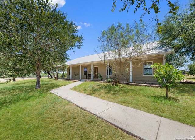 Property at 1227 County Road 104, Floresville, TX 78114, 4 beds, 3 baths