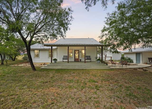 Property at 14834 Fm 536, Pleasanton, TX 78064, 2 beds, 3 baths