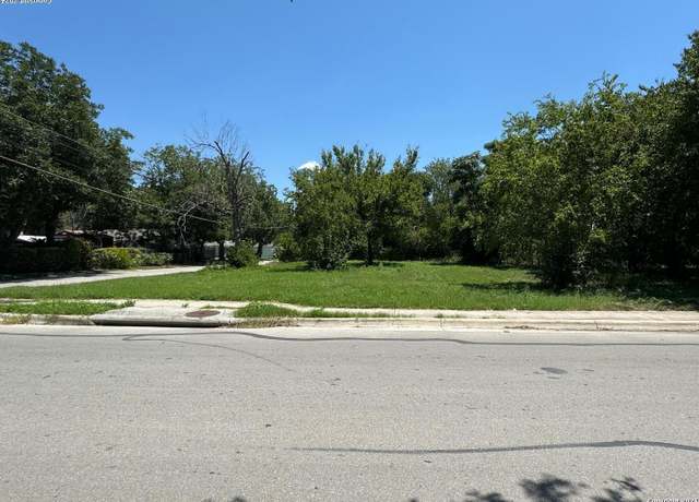 Property at 435 N San Marcos St, Seguin, TX 78155