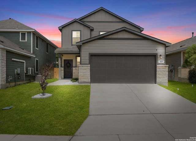Property at 223 Kinsley, New Braunfels, TX 78130, 4 beds, 2.5 baths