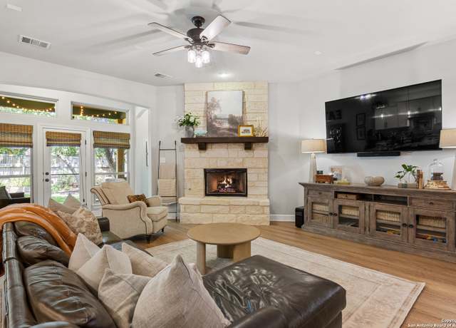 Property at 227 Woods Of Boerne, Boerne, TX 78006, 4 beds, 3 baths