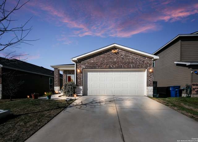 Property at 114 Texas Lantana, New Braunfels, TX 78130, 3 beds, 2 baths