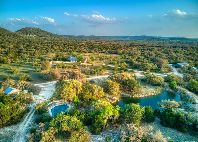 Property at 2700 Little Crk, Utopia, TX 78884, 3 beds, 3.5 baths