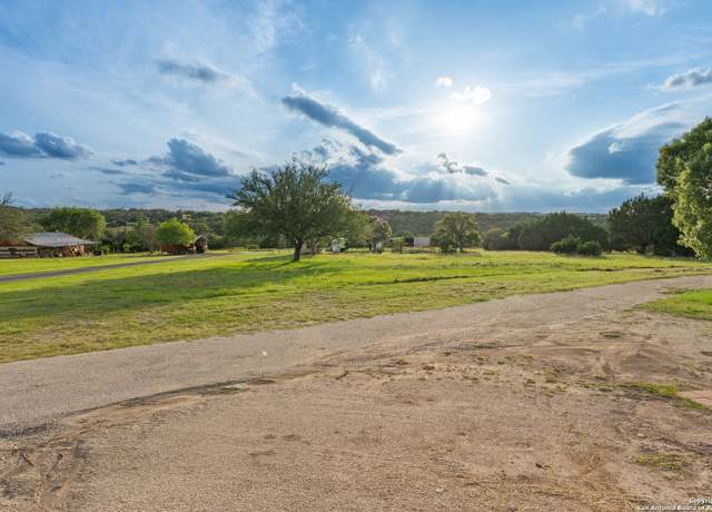 Property at 5996 Ranch Road 1376, Fredericksburg, TX 78624, 1 bed, 2 baths