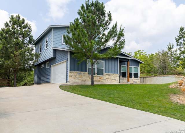 Property at 104 Kahalulu, Bastrop, TX 78602, 4 beds, 2.5 baths