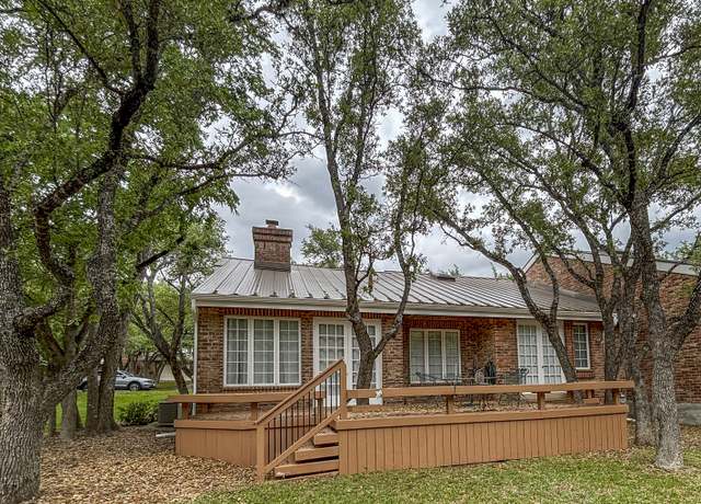 Property at 19 Villa Jardin, San Antonio, TX 78230, 2 beds, 2 baths