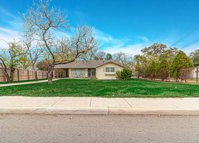Property at 138 Palm Dr, San Antonio, TX 78228, 3 beds, 2 baths