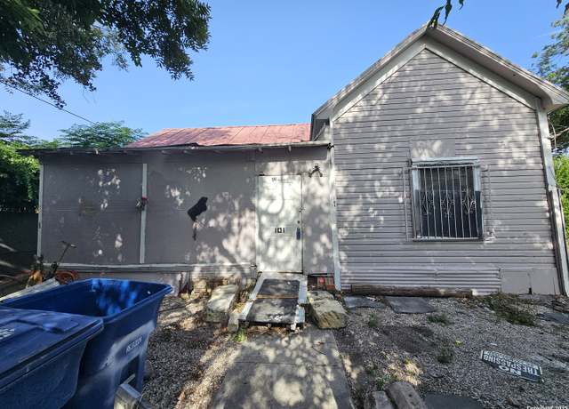 Property at 101 Willow, San Antonio, TX 78202, 2 beds, 1 bath