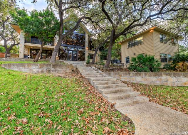 Property at 694 Scenic Cir, Pipe Creek, TX 78063, 3 beds, 3.5 baths