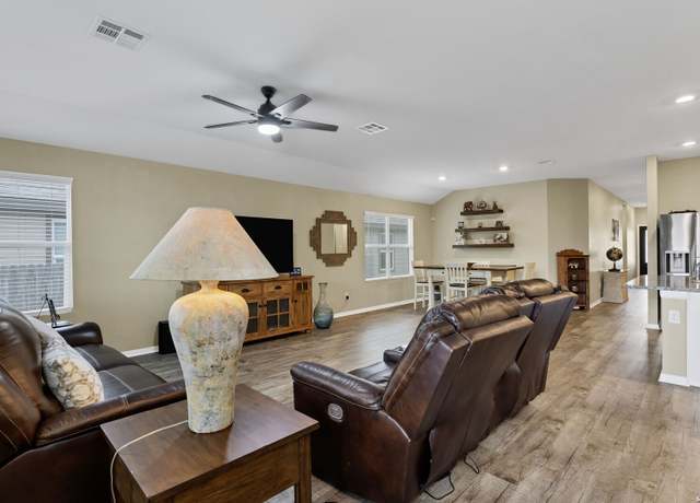 Property at 2709 San Martin Ln, Seguin, TX 78155, 3 beds, 2 baths