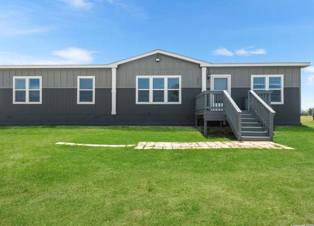 Property at 5055 W FM 476, Poteet, TX 78065, 3 beds, 2 baths