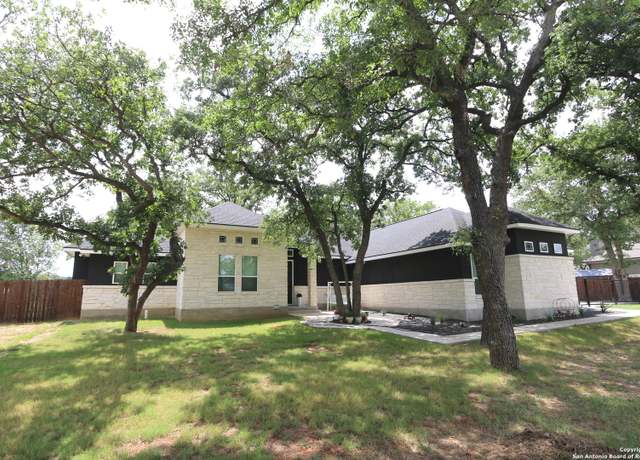 Property at 101 Archer Rdg, La Vernia, TX 78121, 4 beds, 3 baths