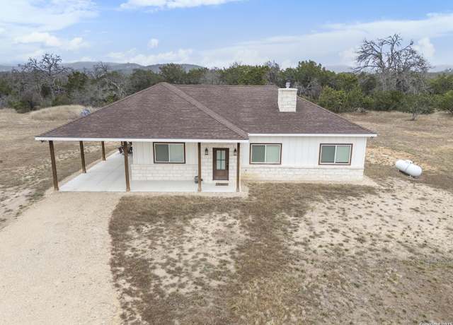 Property at 175 Pine Tree Rd, Medina, TX 78055, 3 beds, 2 baths