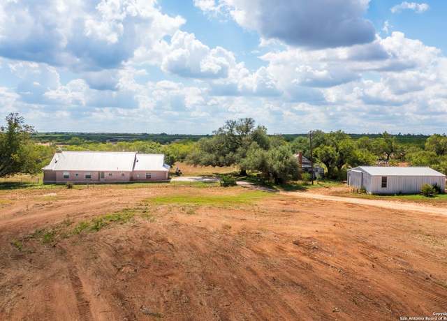 Property at 340 Cr 548, Hondo, TX 78861