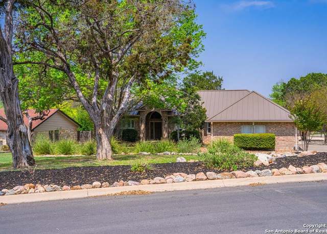 Property at 102 Spring Ml, Kerrville, TX 78028, 3 beds, 2.5 baths