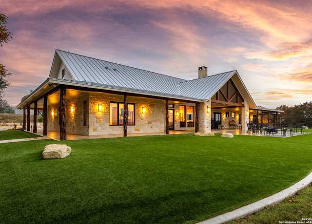 Property at 211 Poehnert, Boerne, TX 78006, 4 beds, 4.5 baths