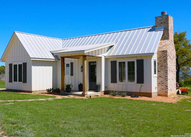 Property at 1604 fm 1077, Bandera, TX 78003, 2 beds, 1 bath