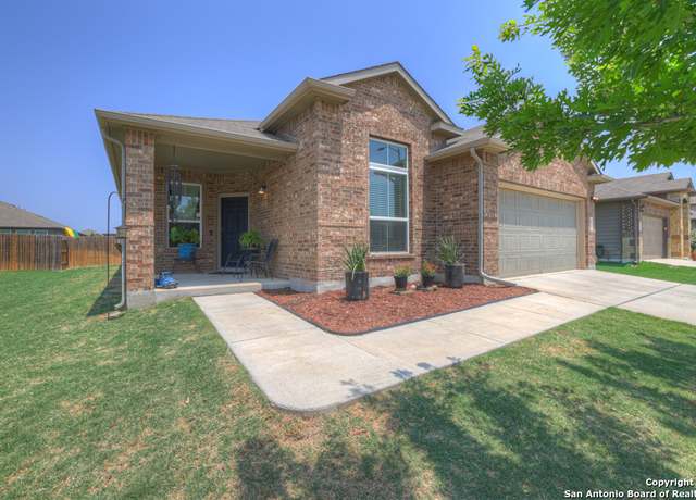 Property at 471 Copper Hl, New Braunfels, TX 78130, 4 beds, 2 baths