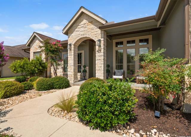 Property at 429 English Oaks, Boerne, TX 78006, 3 beds, 2.5 baths
