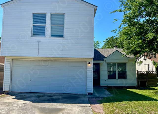 Property at 6074 Sunrise Bnd, San Antonio, TX 78244, 3 beds, 2.5 baths
