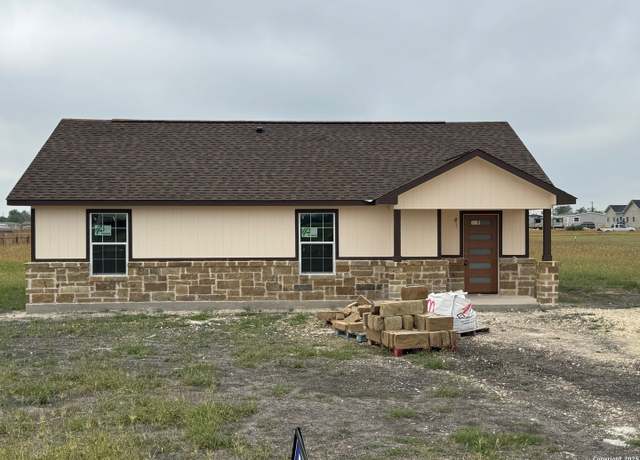 Property at 450 County Road 679, Natalia, TX 78059, 3 beds, 2 baths