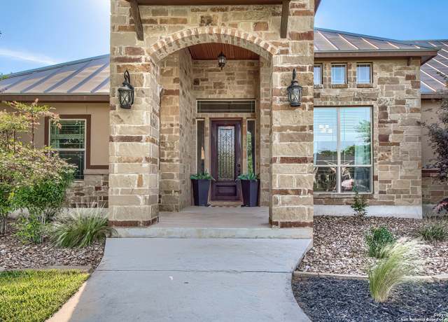 Property at 172 Woodlands, La Vernia, TX 78121, 5 beds, 3.5 baths