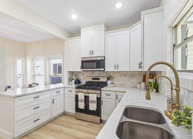 Property at 705 E Woodlawn Ave, San Antonio, TX 78212, 2 beds, 2 baths