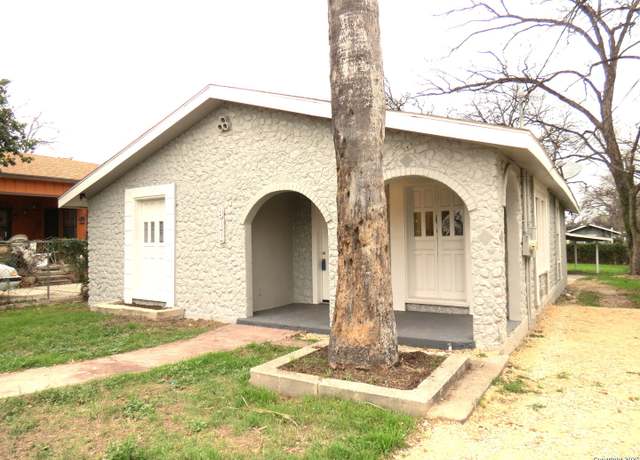 Property at 811 Paso Hondo, San Antonio, TX 78202, 4 beds, 3 baths