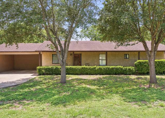 Property at 937 Elsik, Seguin, TX 78155, 3 beds, 2 baths