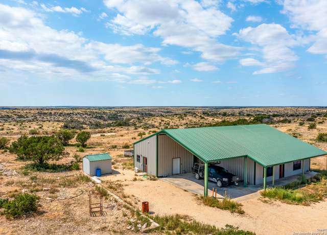 Property at 0 Kincaid Rd, Ozona, TX 76943, 3 beds, 2.5 baths