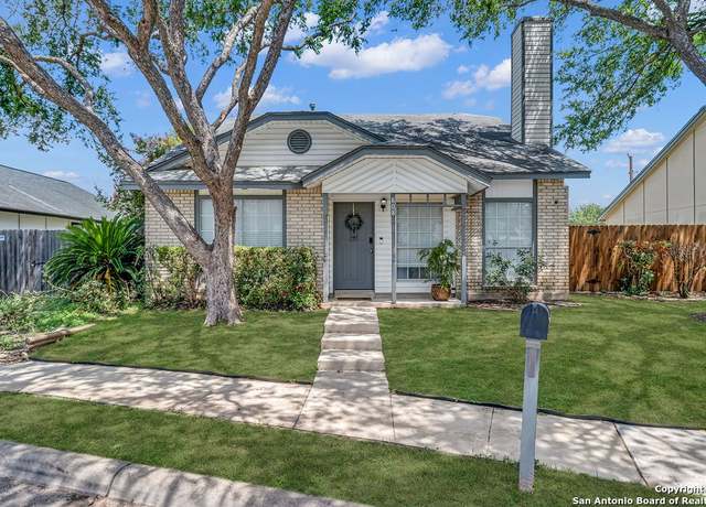 Property at 808 Fern Mdw, Universal City, TX 78148, 3 beds, 2 baths
