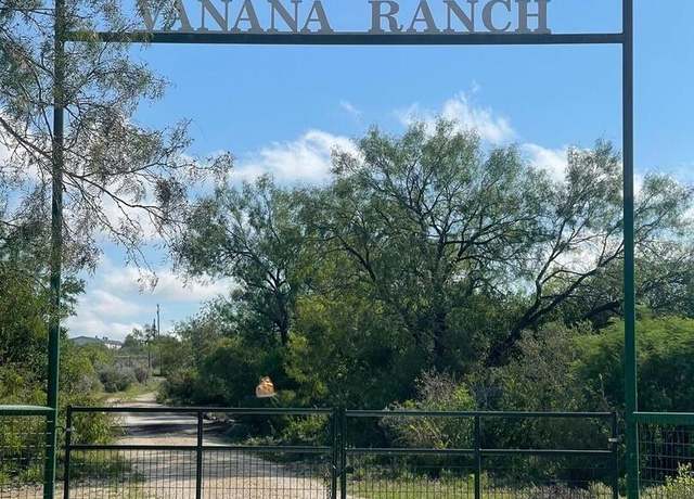 Property at 121 Private Road 5000, Uvalde, TX 78801-5076, 3 beds, 3 baths